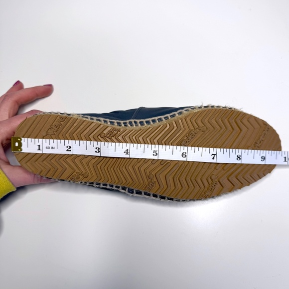 CHANEL CC Blue Red Lambskin Leather Espadrilles Flats Loafers EU 38 fit US 7 - Picture 13 of 14